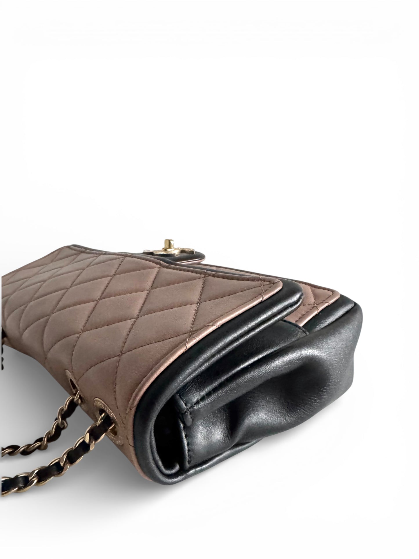 CHANEL Calfskin Quilted Medium Graphic Flap