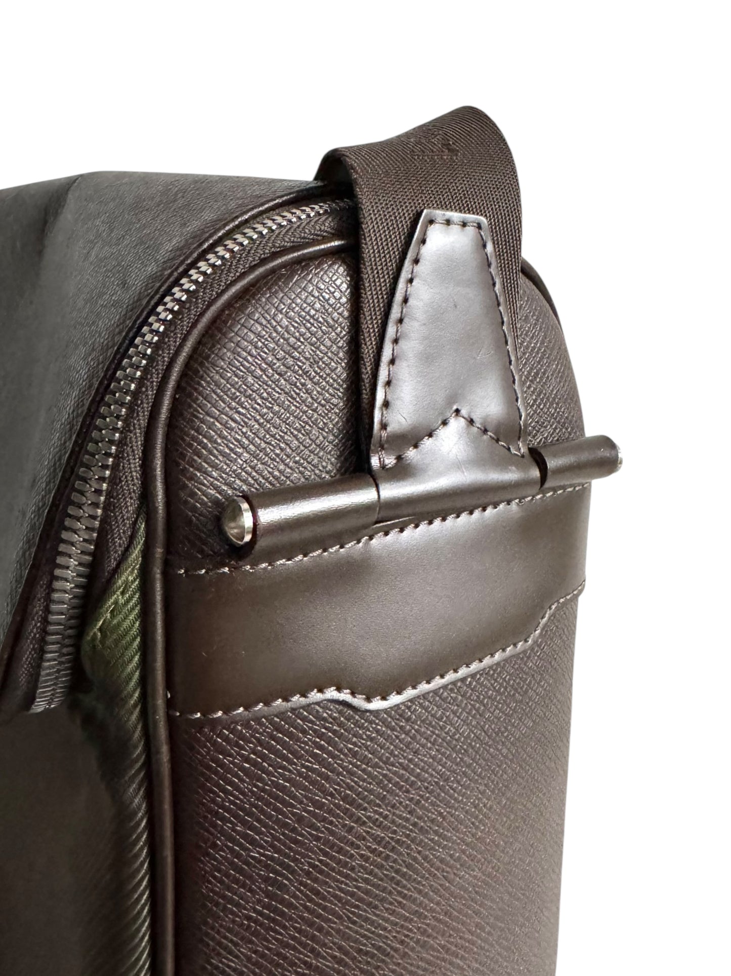 Louis Vuitton Taiga Taimyr Messenger Bag