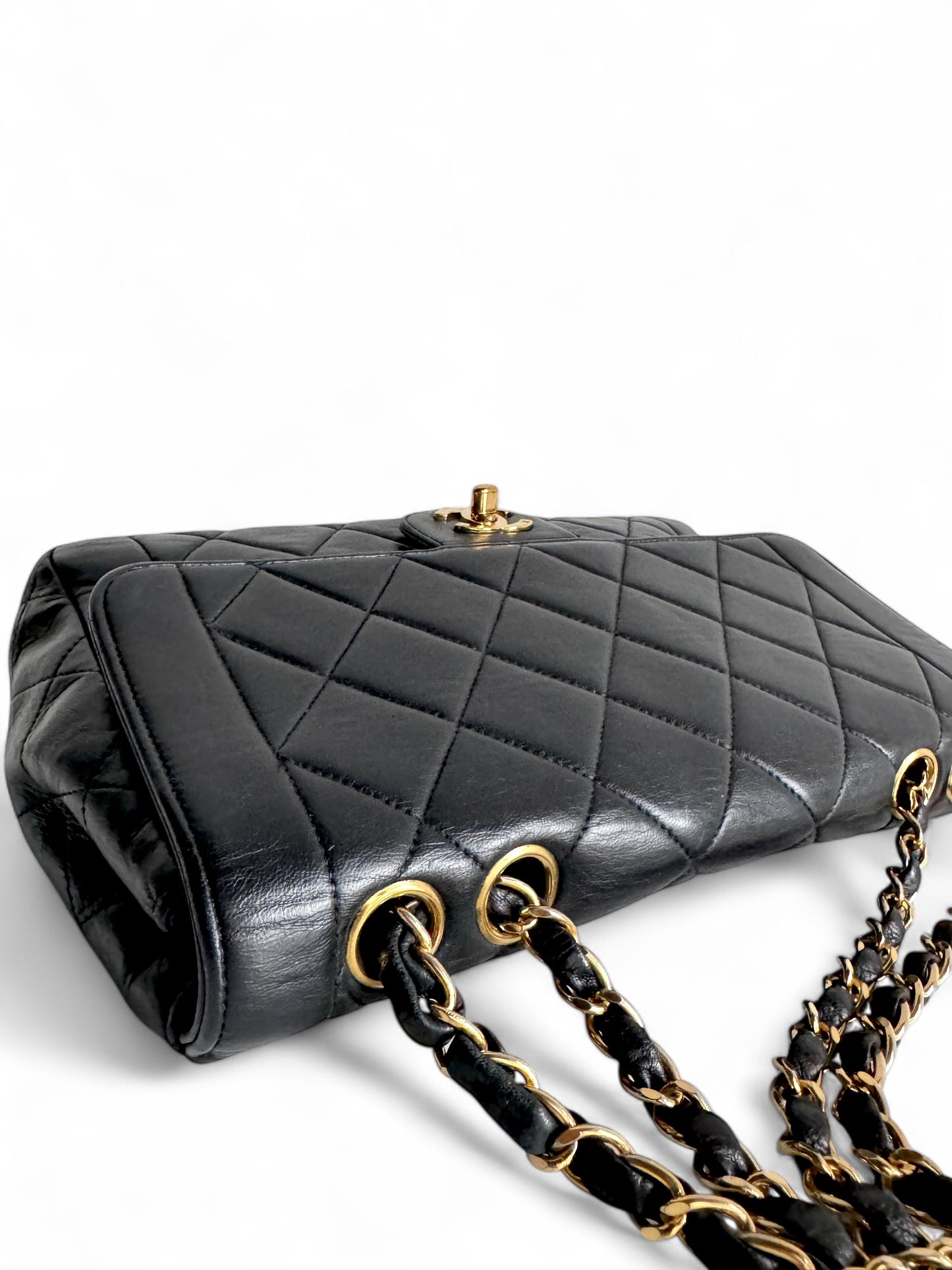 CHANEL Lambskin Quilted Medium Single Flap