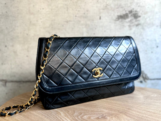 CHANEL Lambskin Quilted Medium Single Flap