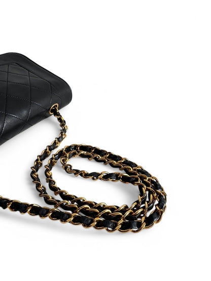 CHANEL Classic Lambskin Single Flap