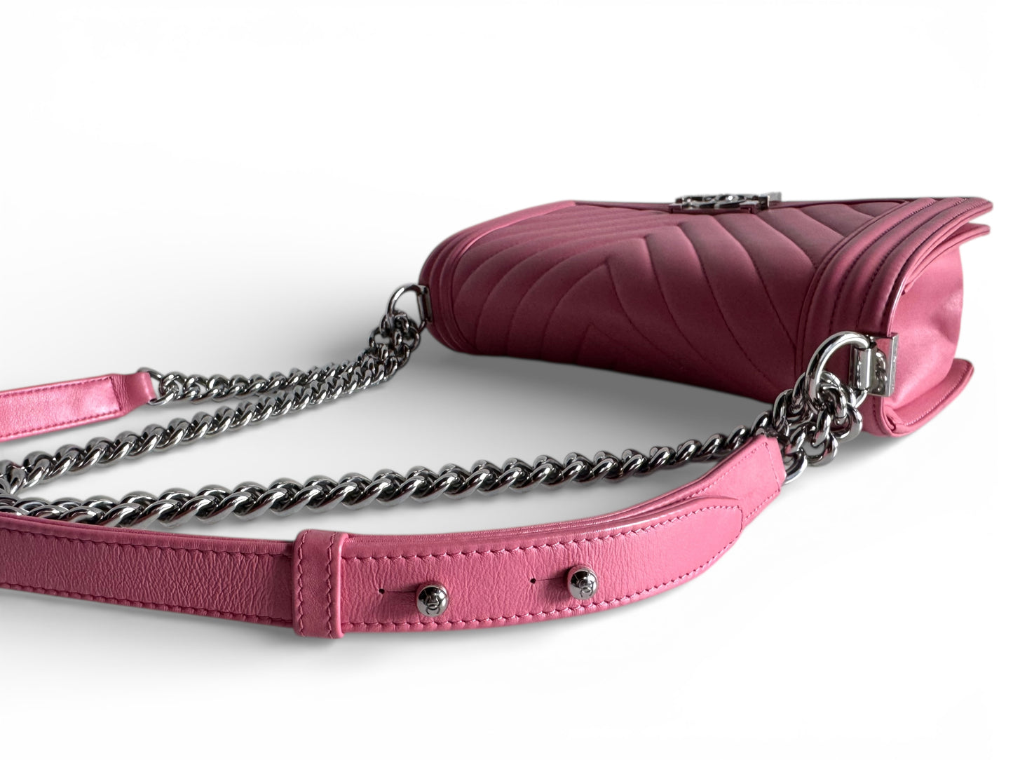 CHANEL Lambskin Chevron Quilted Medium Boy Flap