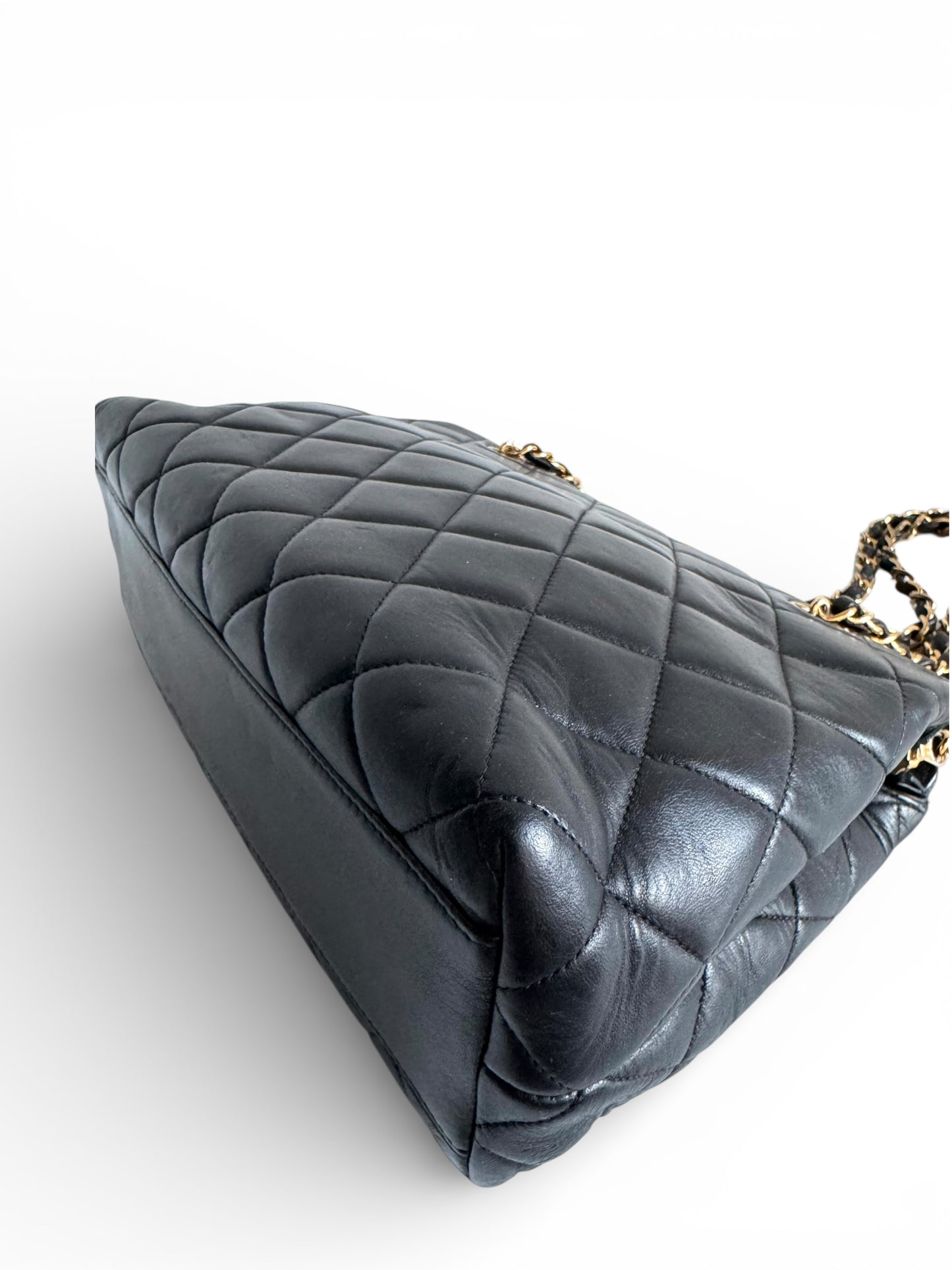 CHANEL Lambskin Quilted Shoulder Bag