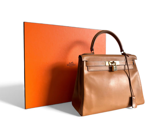 Hermès Box Kelly 28 in Natural with Gold Hardware