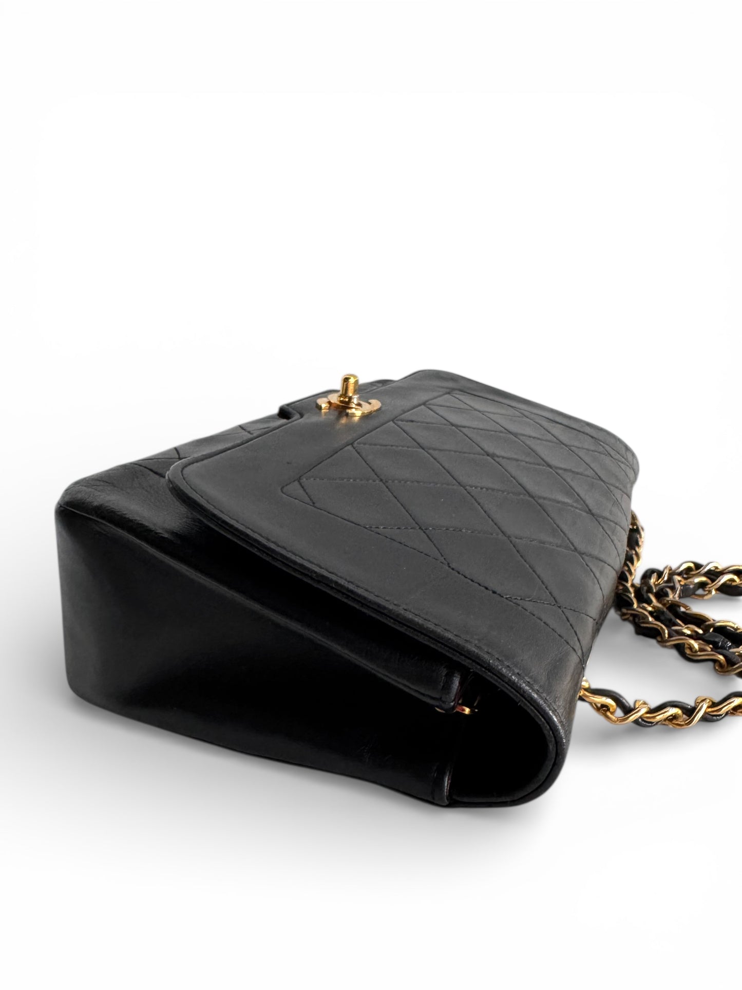 CHANEL Classic Lambskin Single Flap