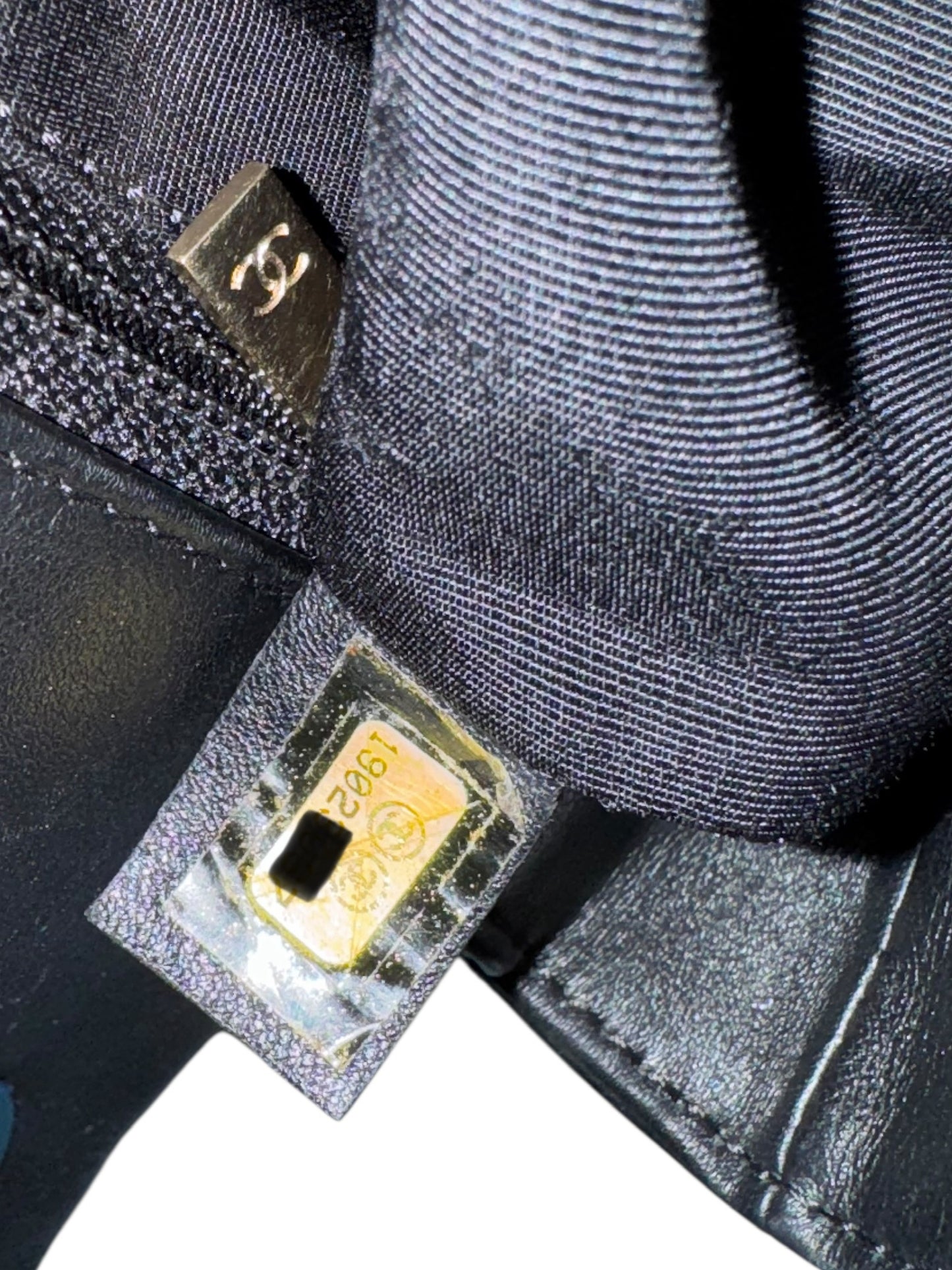 CHANEL Calfskin Quilted Medium Graphic Flap