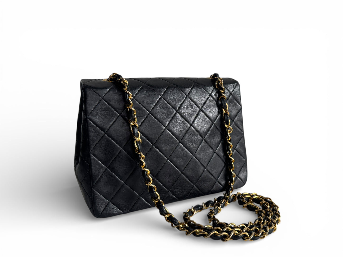 CHANEL Lambskin Quilted Small Single Flap