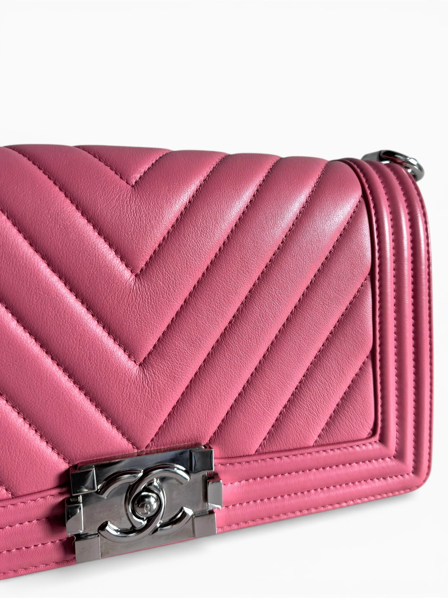 CHANEL Lambskin Chevron Quilted Medium Boy Flap
