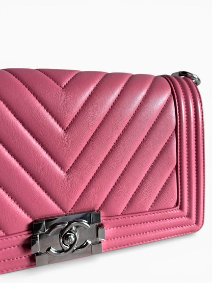 CHANEL Lambskin Chevron Quilted Medium Boy Flap