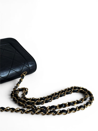 CHANEL Classic Lambskin Single Flap