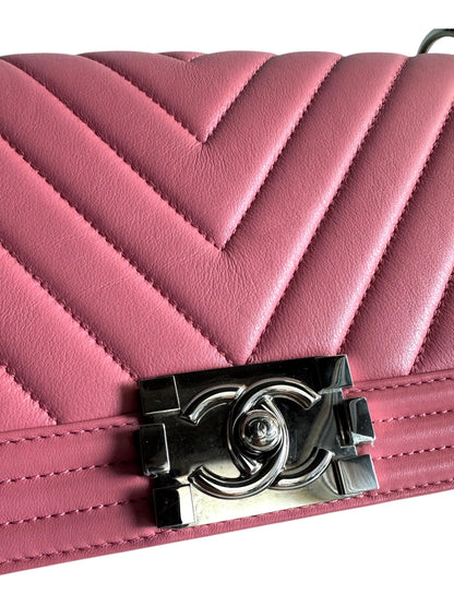 CHANEL Lambskin Chevron Quilted Medium Boy Flap