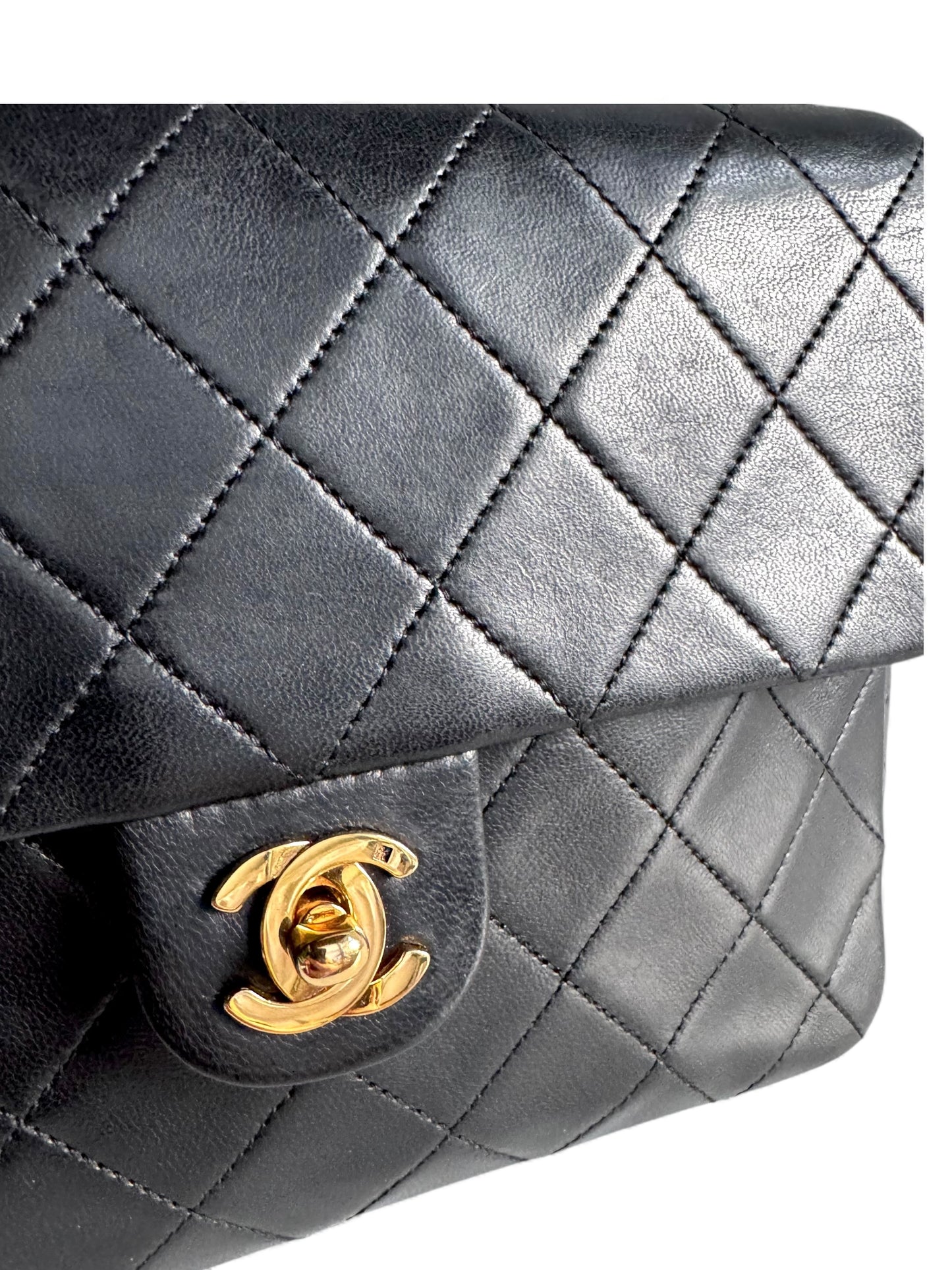 CHANEL Lambskin Quilted Small Single Flap