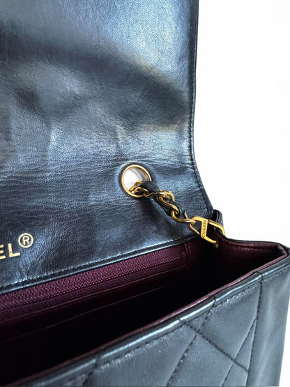 CHANEL Classic Lambskin Single Flap