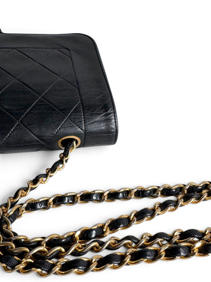 CHANEL Classic Lambskin Single Flap