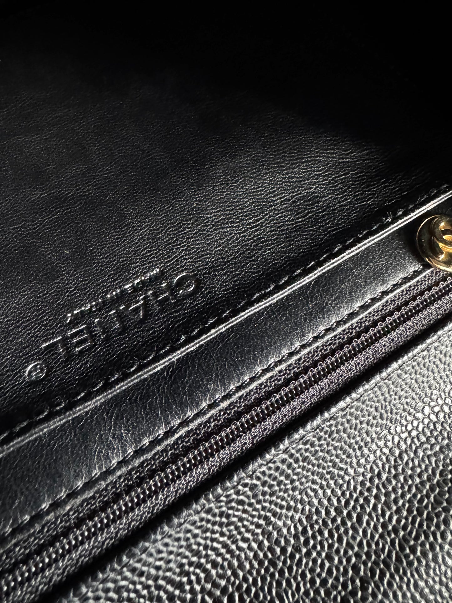 CHANEL Caviar Quilted Jumbo Kelly Flap