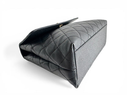 CHANEL Caviar Quilted Jumbo Kelly Flap