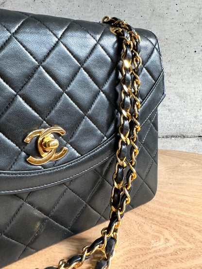 CHANEL Lambskin Quilted Medium Single Flap