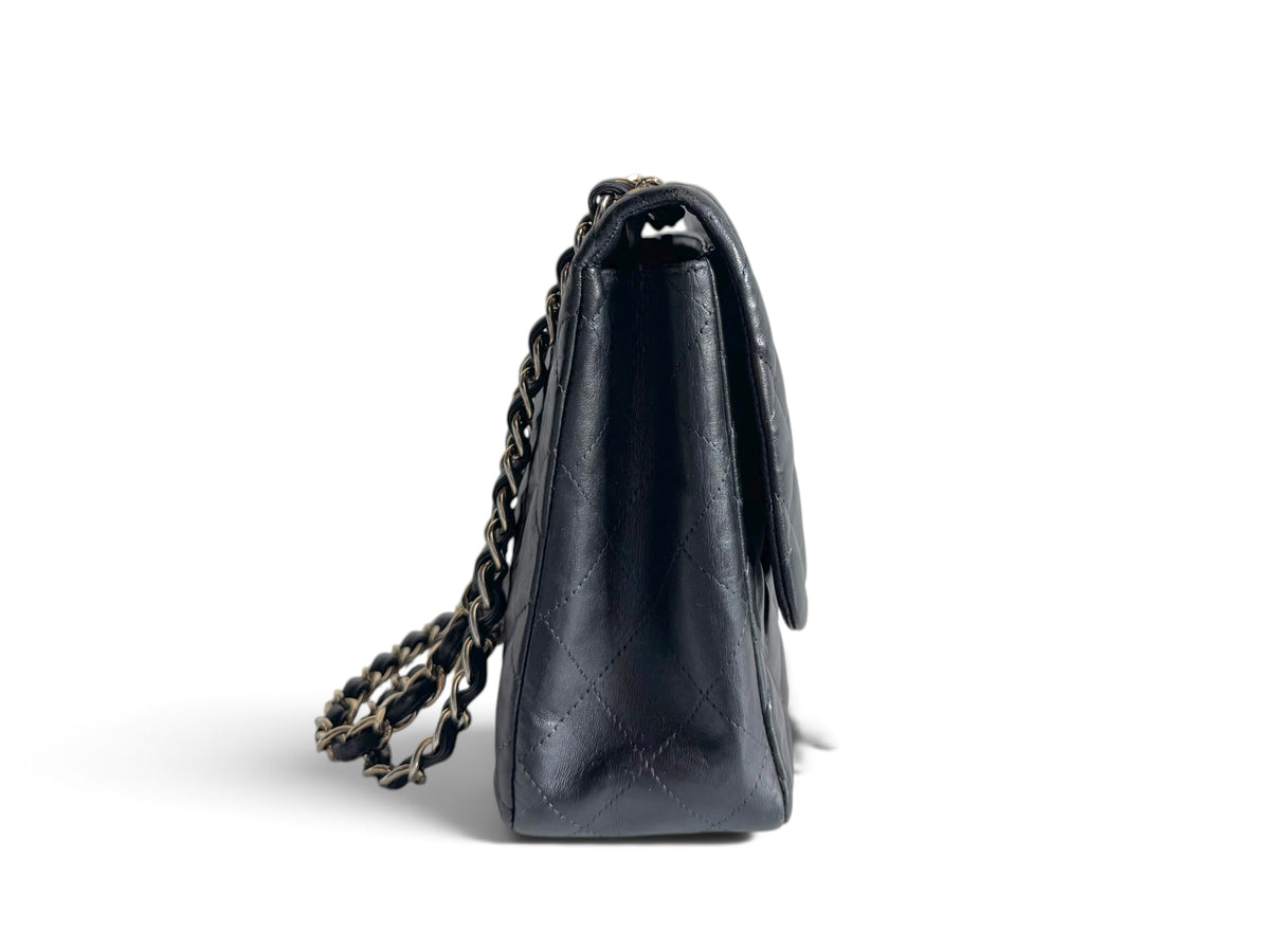 CHANEL Lambskin Quilted Jumbo Single Flap