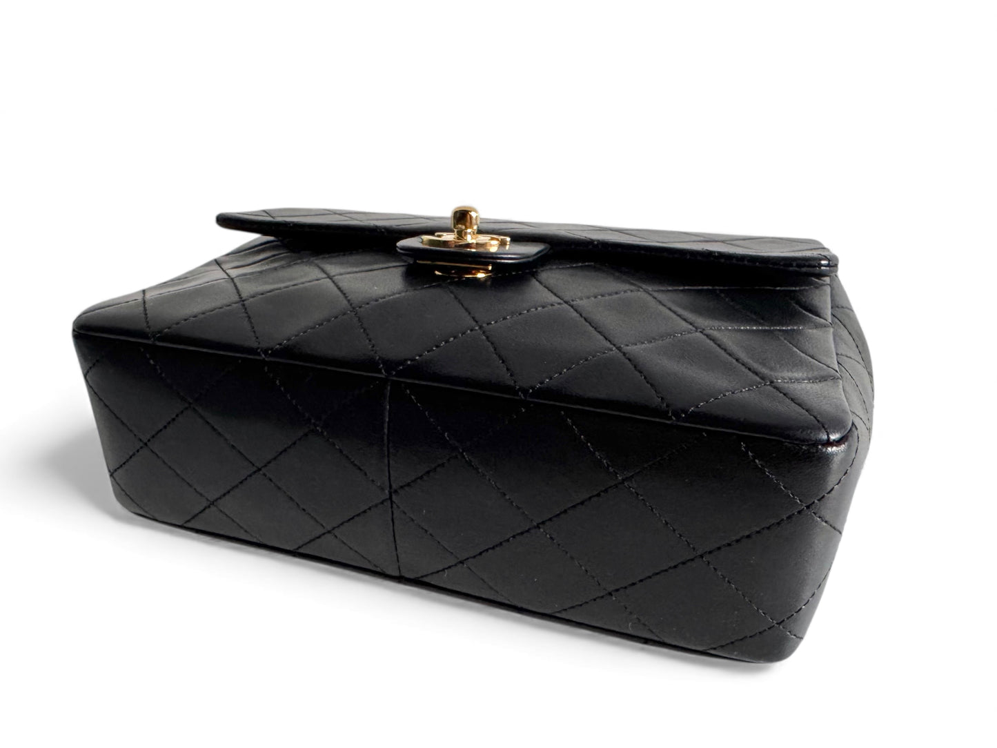 CHANEL Lambskin Quilted Small Single Flap