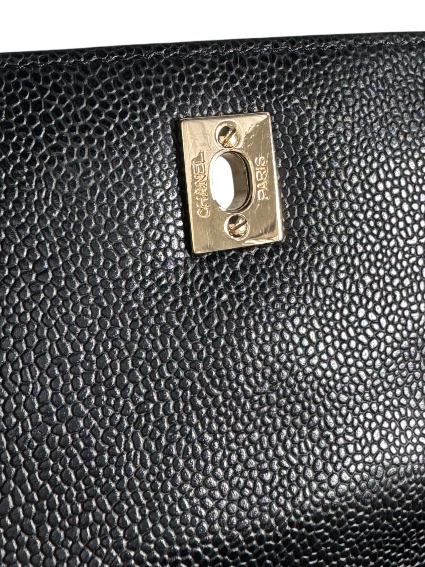 CHANEL Caviar Quilted Jumbo Kelly Flap