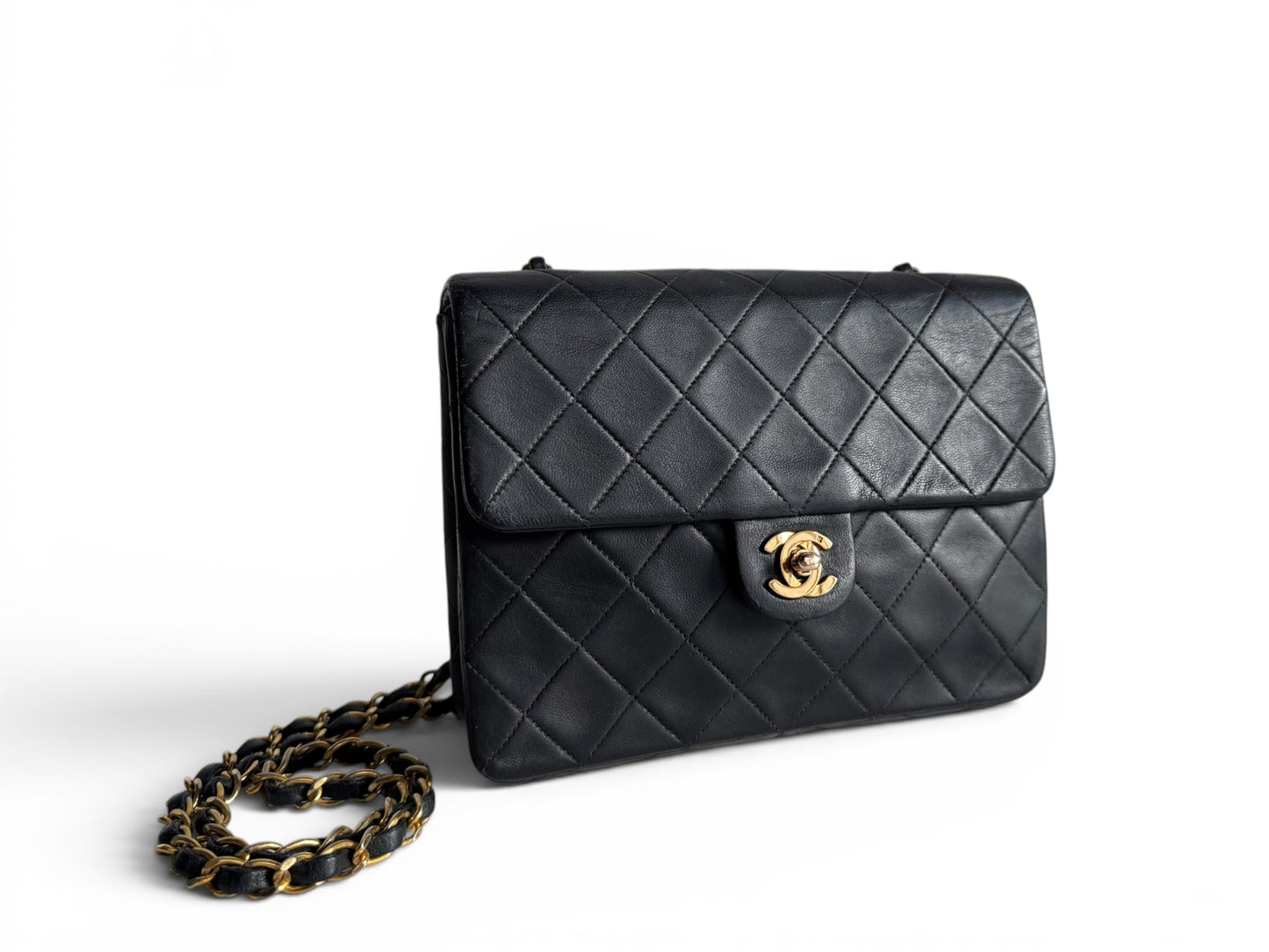 CHANEL Lambskin Quilted Small Single Flap