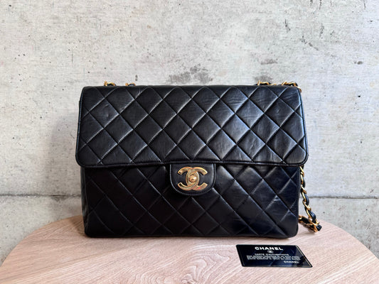 CHANEL Lambskin Quilted Jumbo Single Flap