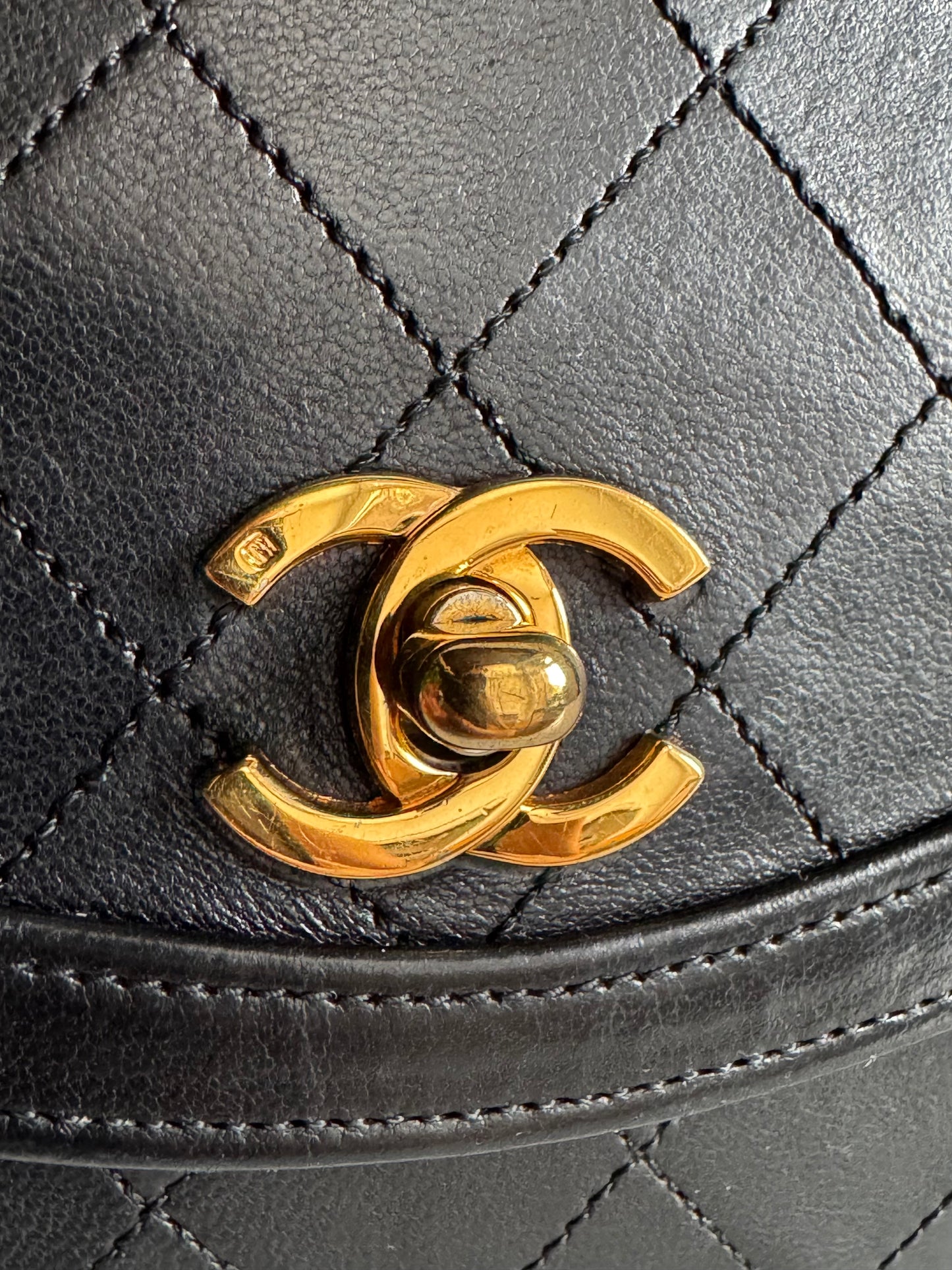 CHANEL Lambskin Quilted Medium Single Flap