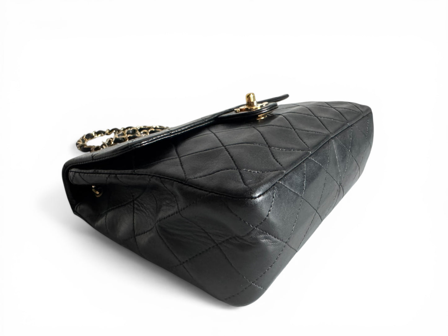 CHANEL Lambskin Quilted Small Single Flap
