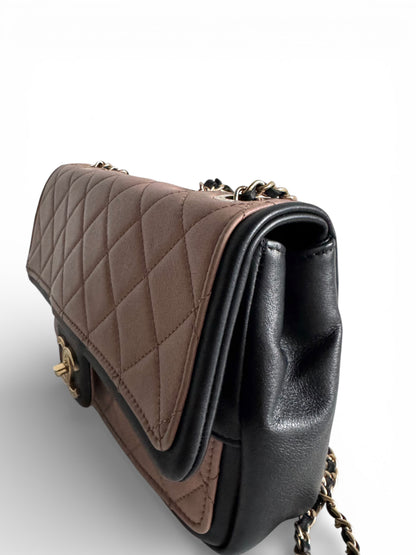 CHANEL Calfskin Quilted Medium Graphic Flap