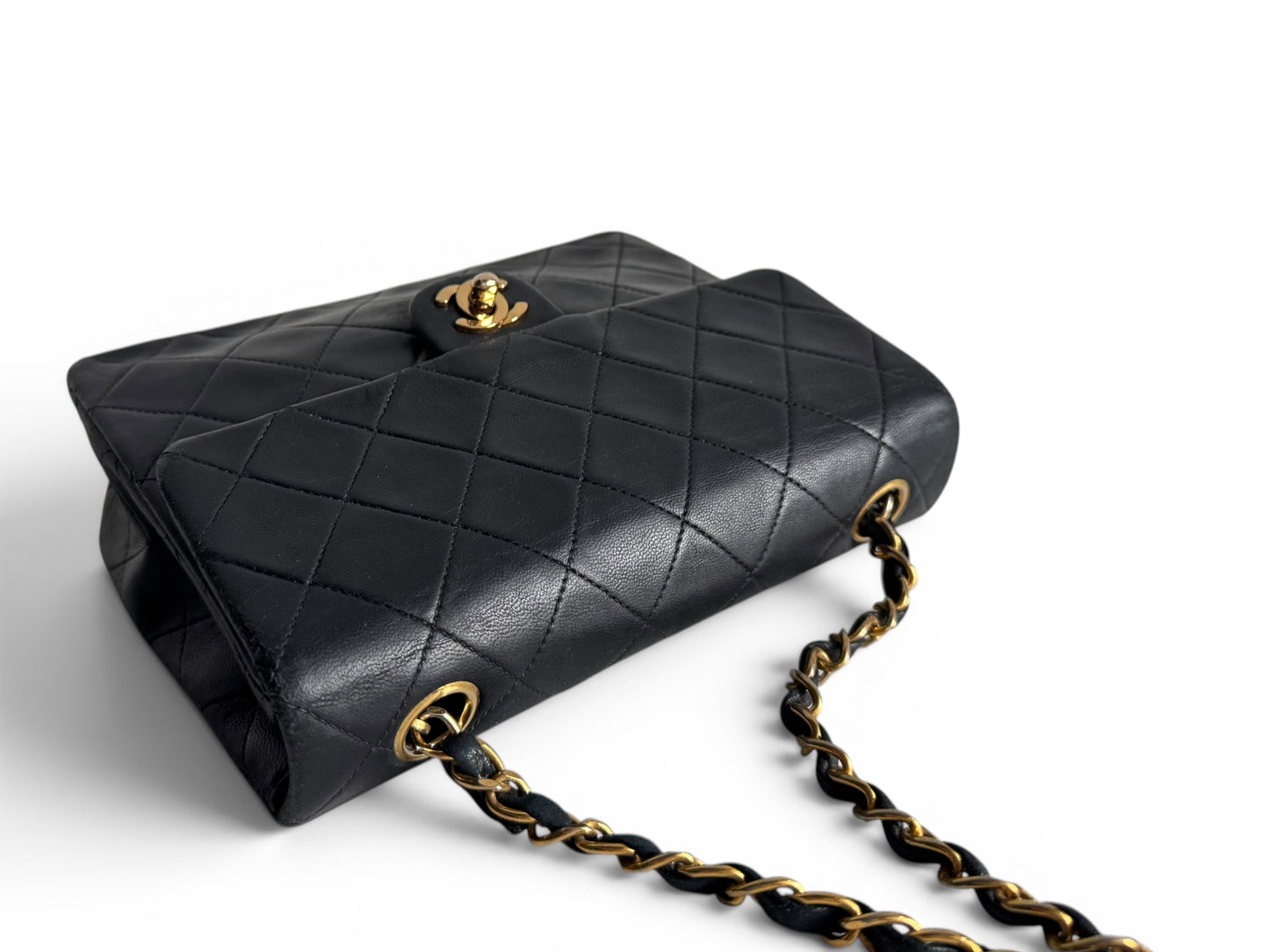 CHANEL Lambskin Quilted Small Single Flap