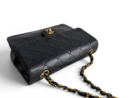CHANEL Lambskin Quilted Small Single Flap