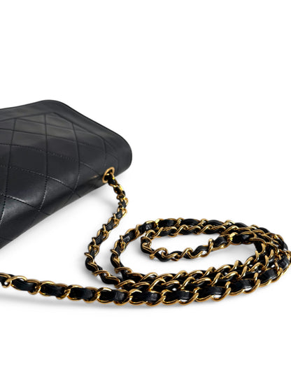 CHANEL Classic Lambskin Single Flap