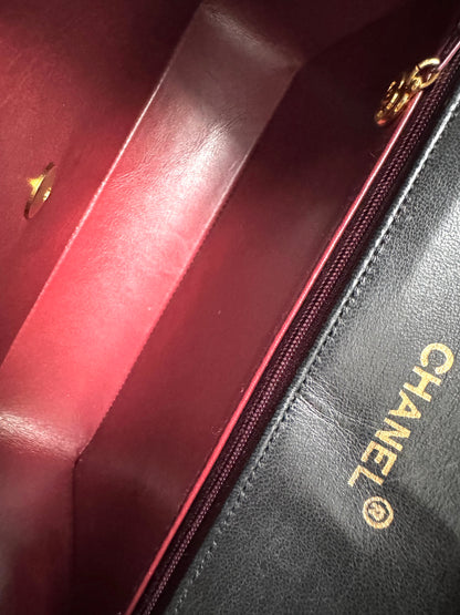 CHANEL Lambskin Diamond Stitch Envelope Single Flap