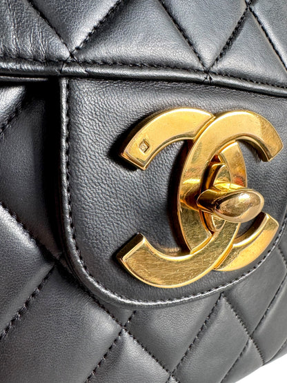 CHANEL Classic Maxi Lambskin Leather Flap Bag