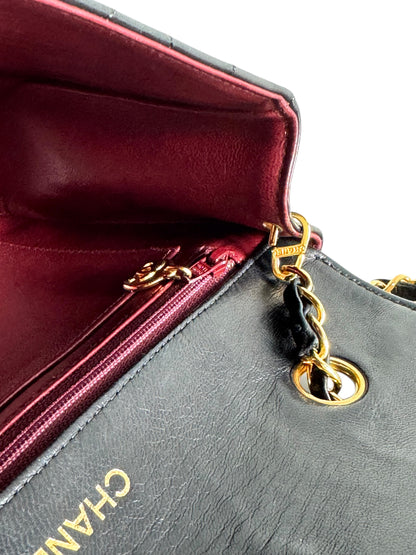 CHANEL Classic Lambskin Single Flap