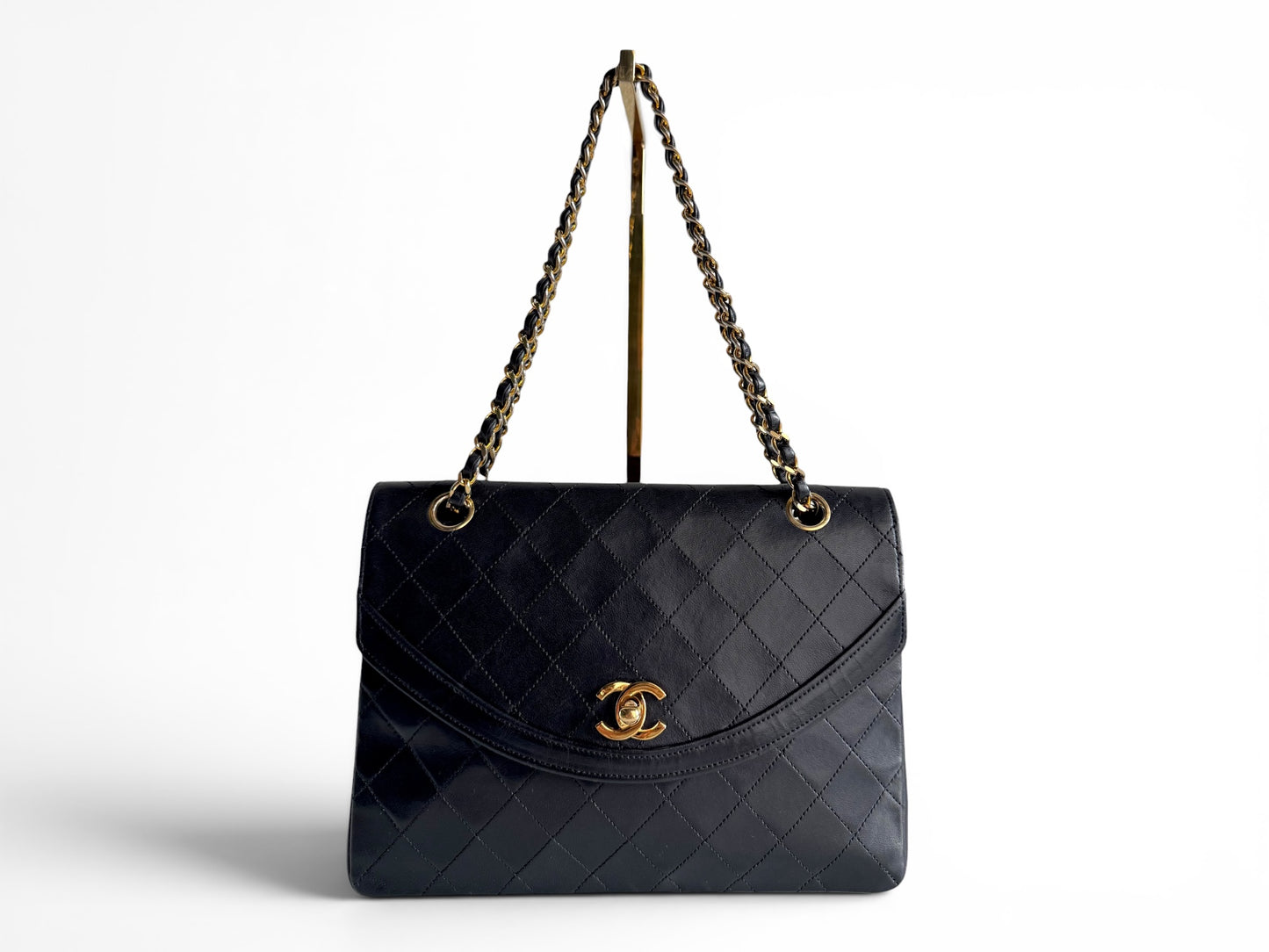 CHANEL Lambskin Quilted Medium Single Flap