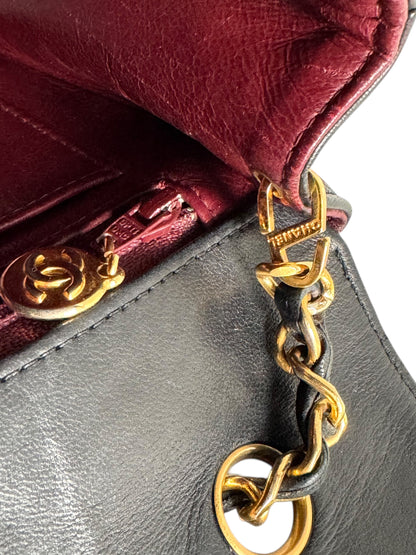 CHANEL Classic Lambskin Single Flap