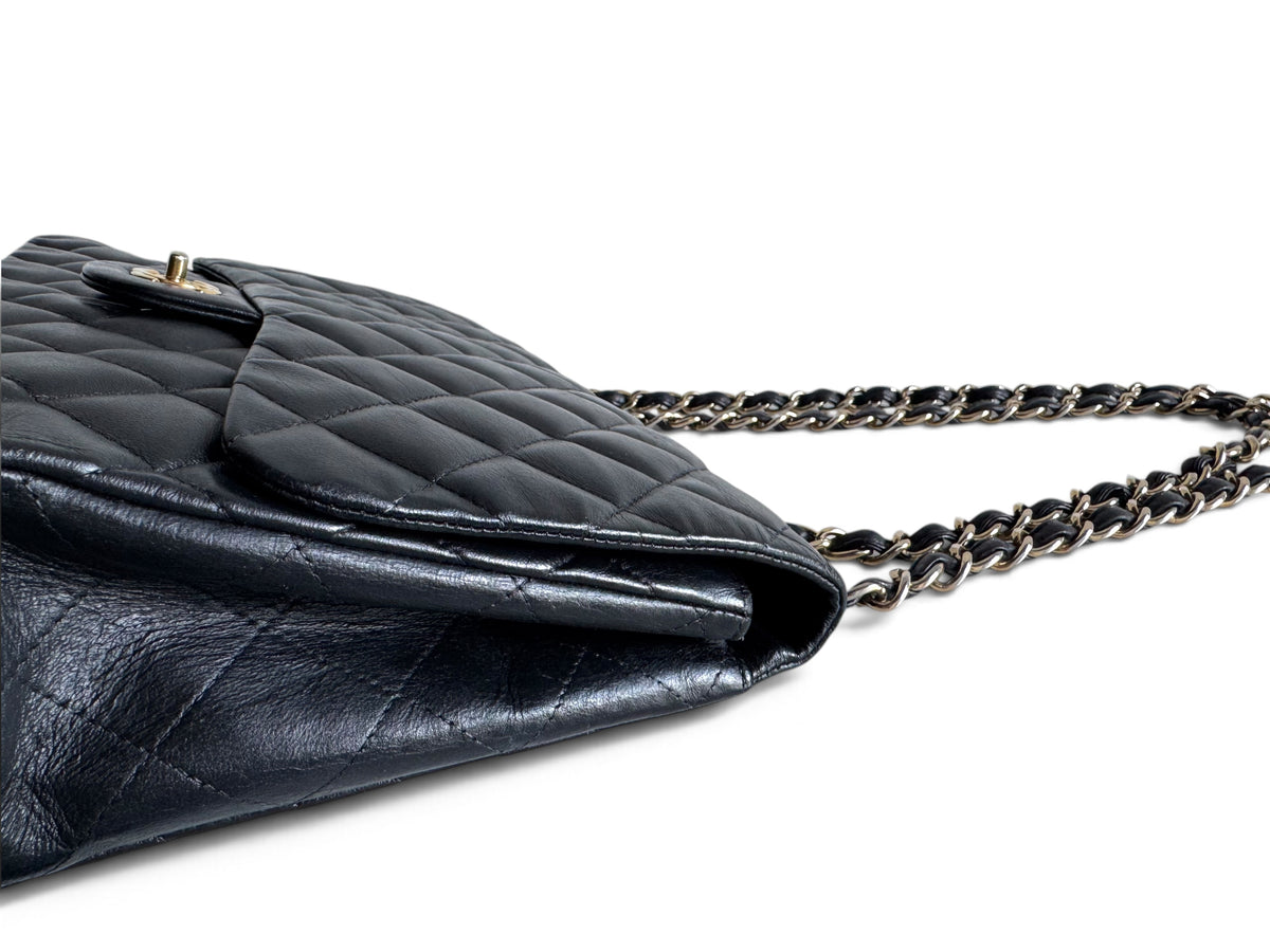 CHANEL Lambskin Quilted Jumbo Single Flap