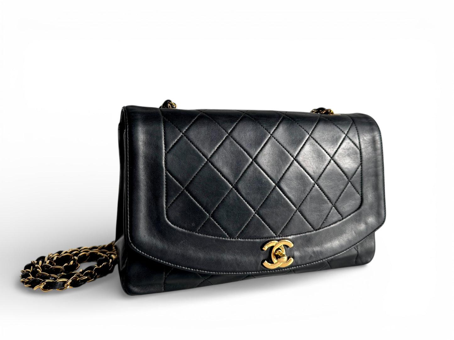 CHANEL Lambskin Diana Quilted Medium Single Flap