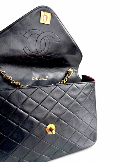 CHANEL Lambskin Diamond Stitch Envelope Single Flap