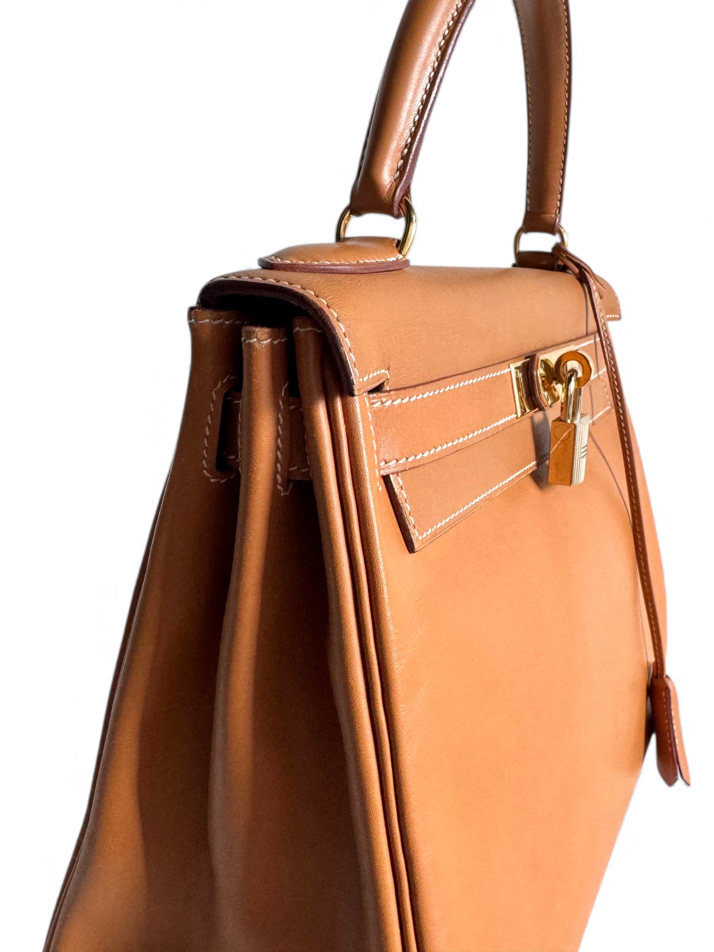 Hermès Box Kelly 28 in Natural with Gold Hardware