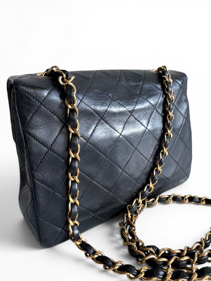CHANEL Lambskin Quilted Small Single Flap