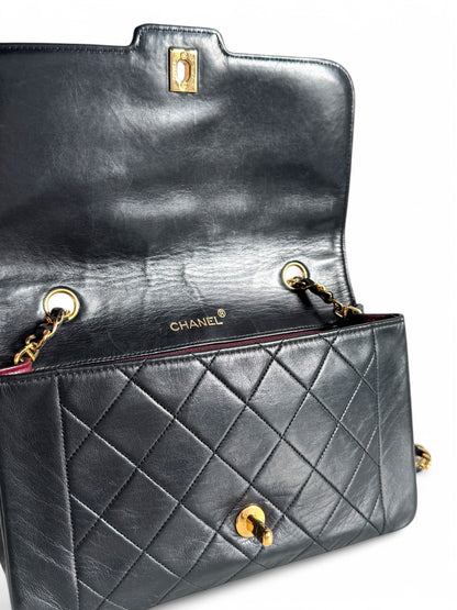 CHANEL Classic Lambskin Single Flap