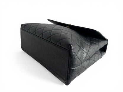 CHANEL Caviar Quilted Jumbo Kelly Flap