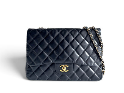 CHANEL Lambskin Quilted Jumbo Single Flap