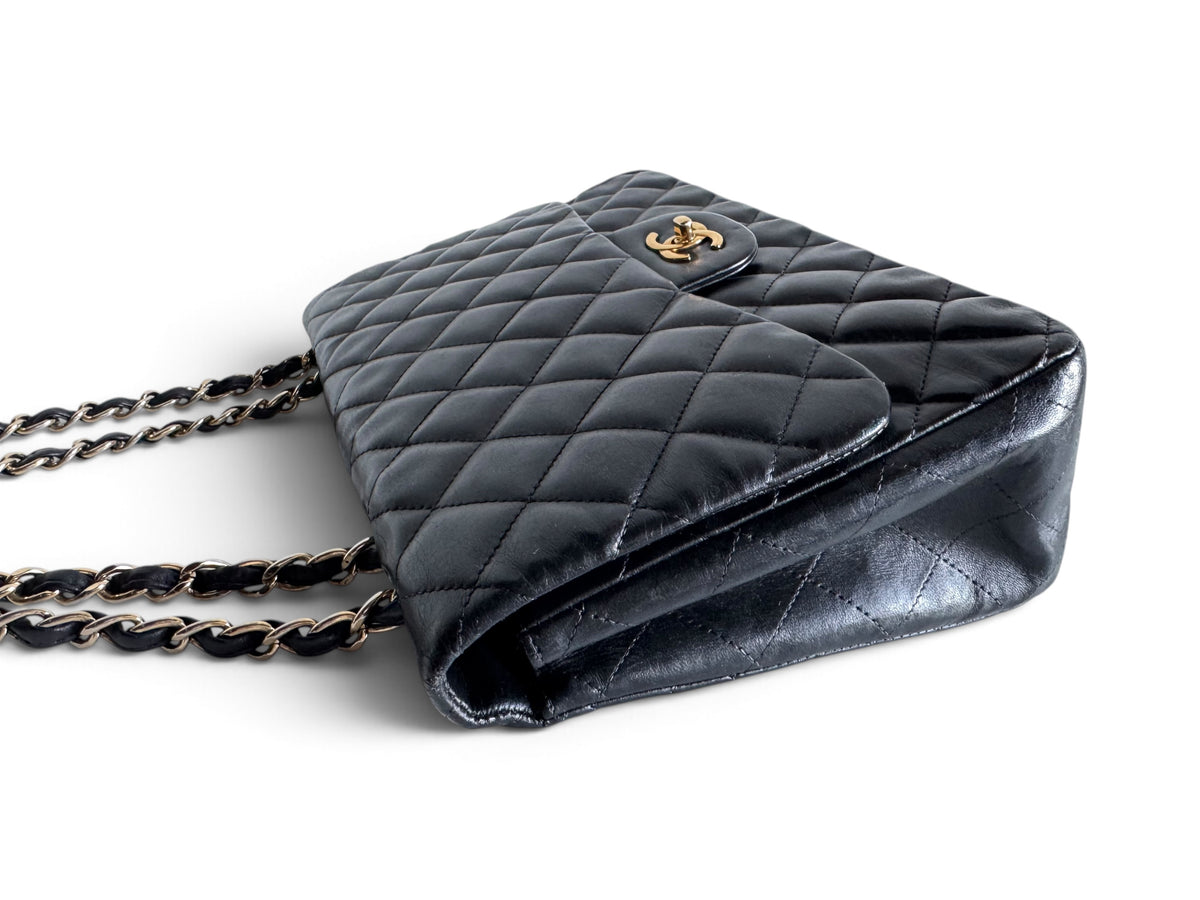 CHANEL Lambskin Quilted Jumbo Single Flap