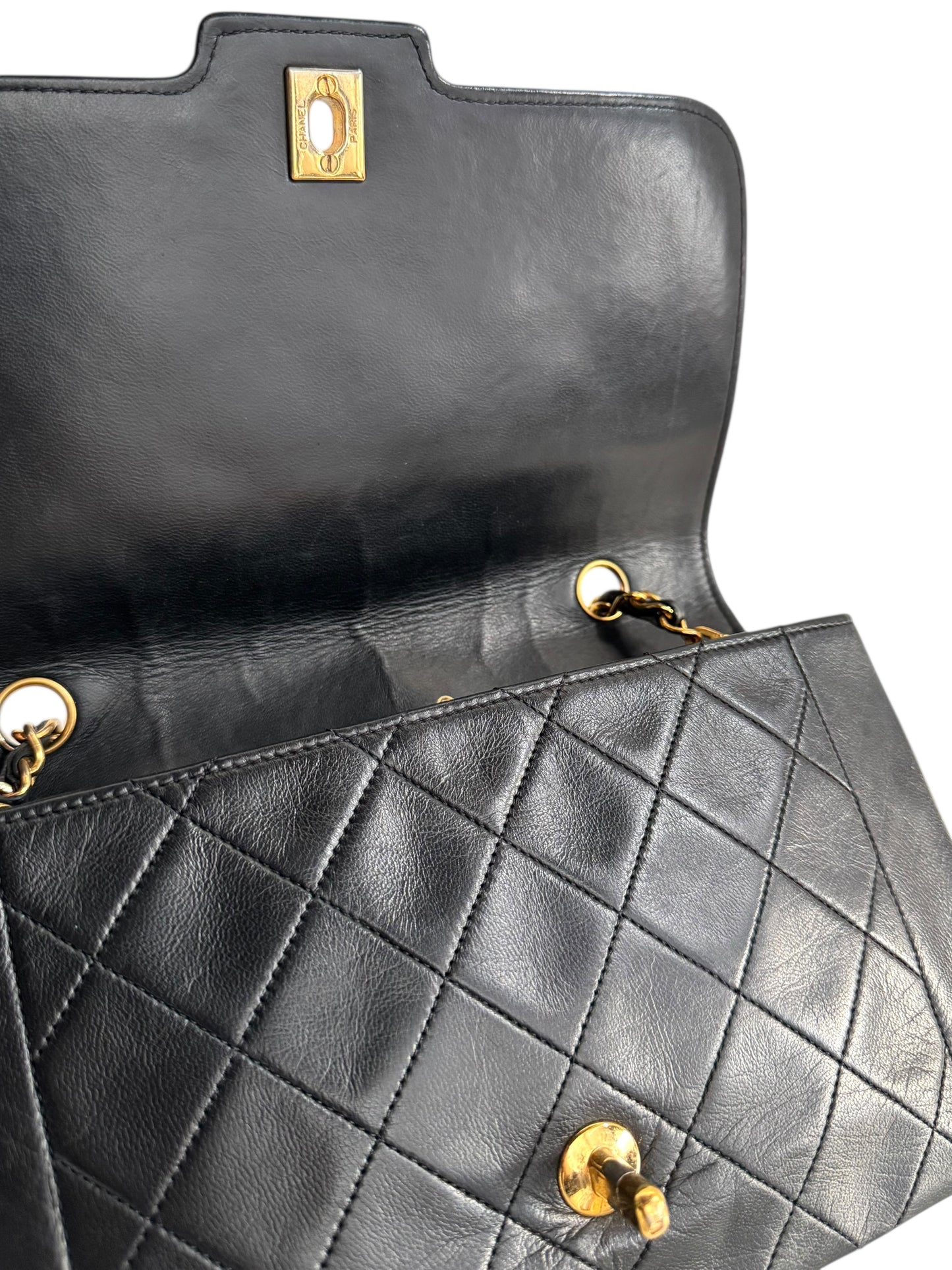 CHANEL Classic Lambskin Single Flap