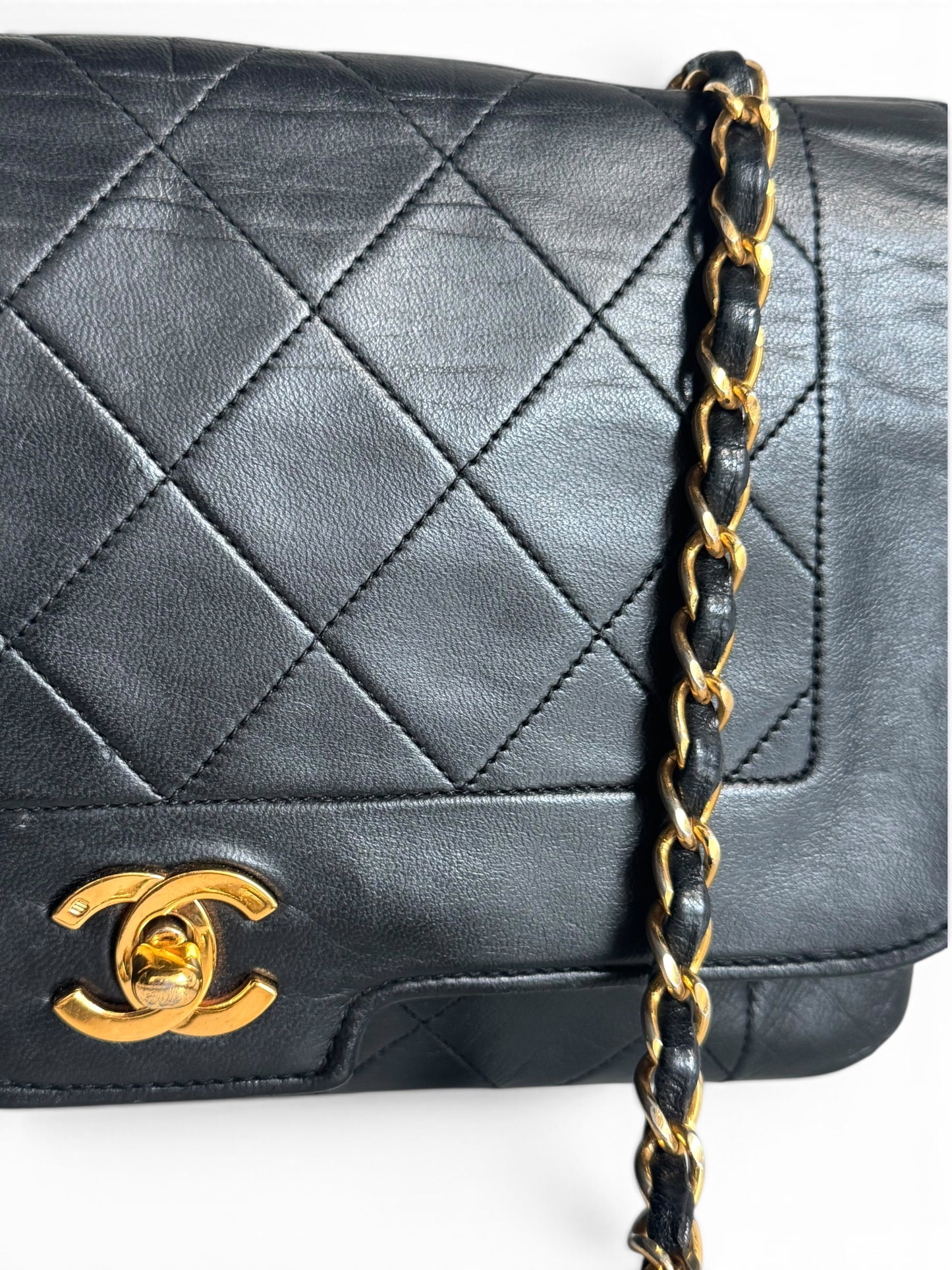CHANEL Classic Lambskin Single Flap