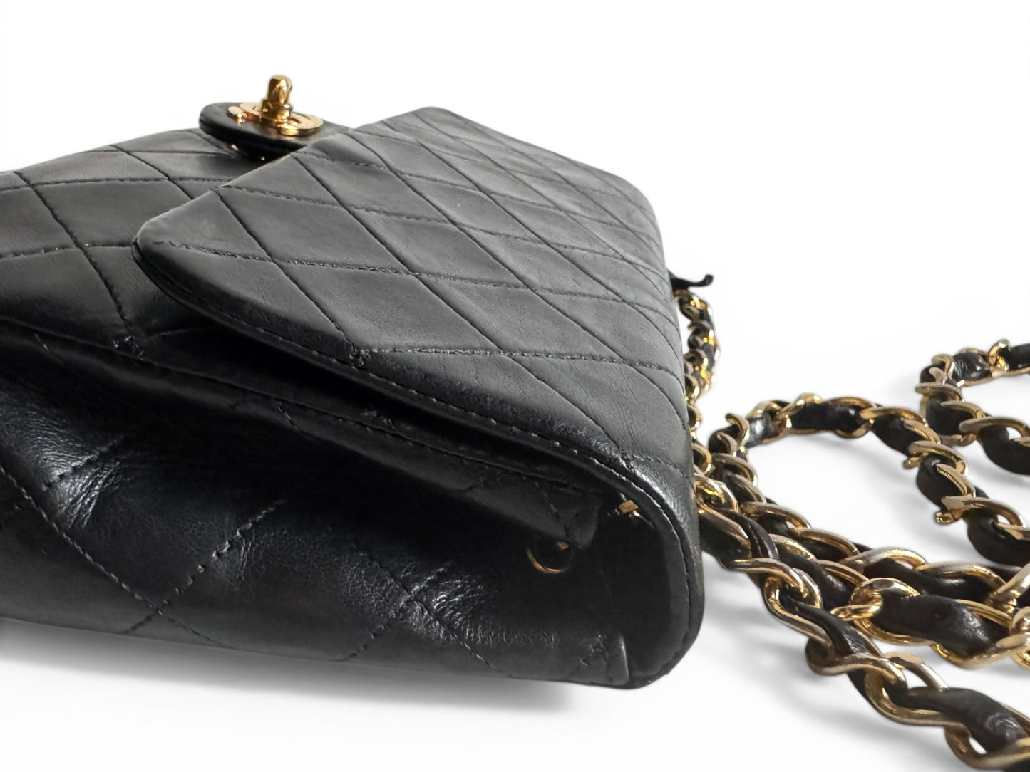 CHANEL Lambskin Quilted Small Single Flap