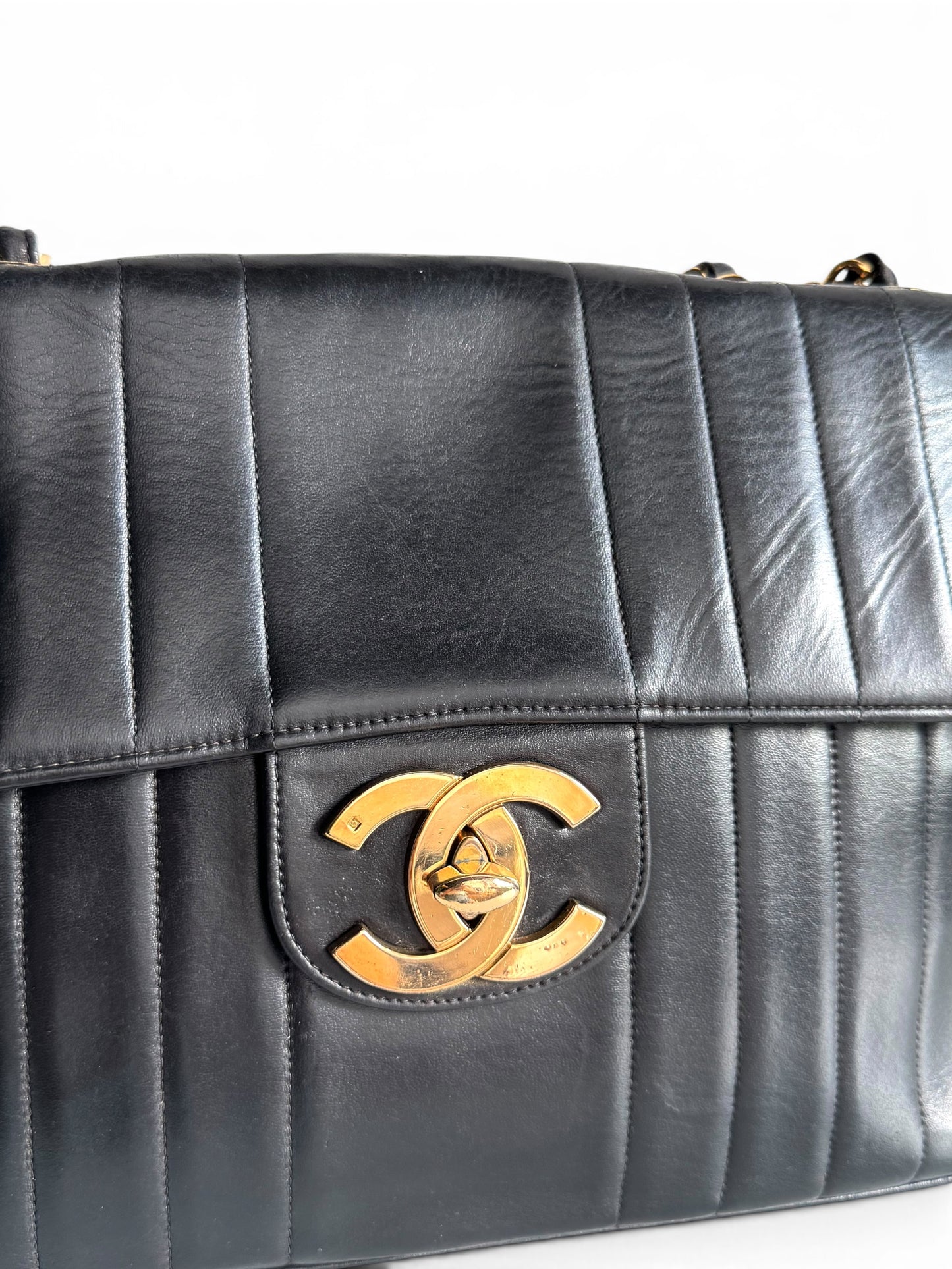 CHANEL Lambskin Vertical Quilt Jumbo Single Flap